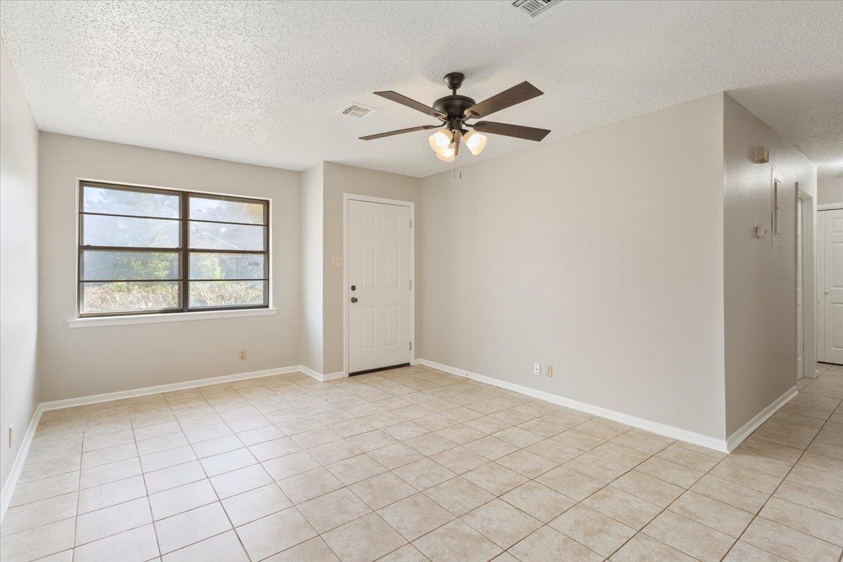 1018 S 11th St, Temple, TX 76504