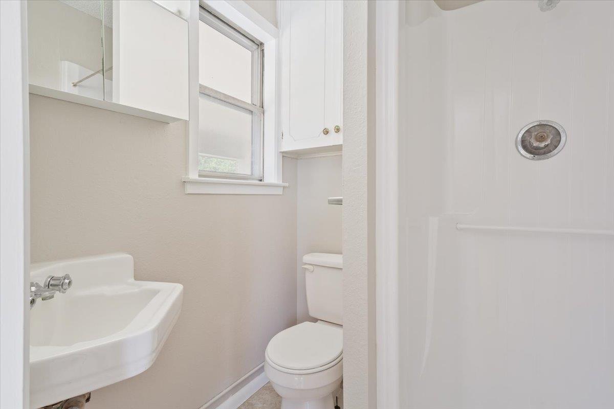 1018 S 11th St, Temple, TX 76504