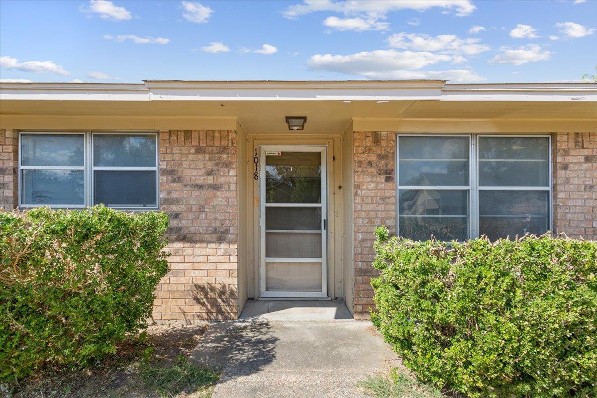 1018 S 11th St, Temple, TX 76504