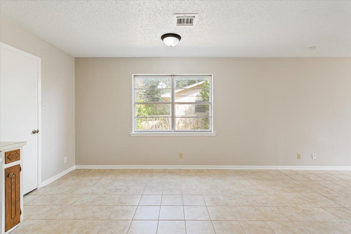 1018 S 11th St, Temple, TX 76504