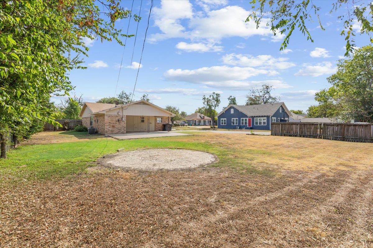 1018 S 11th St, Temple, TX 76504