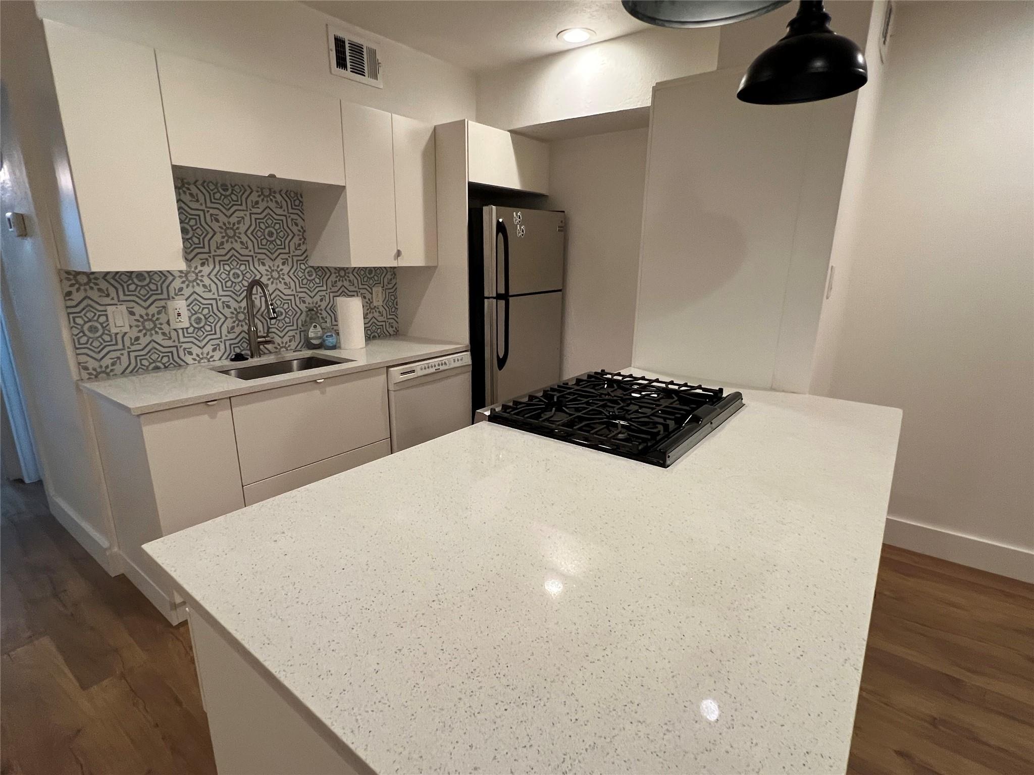 505 W 7th St # 114, Austin, TX 78701