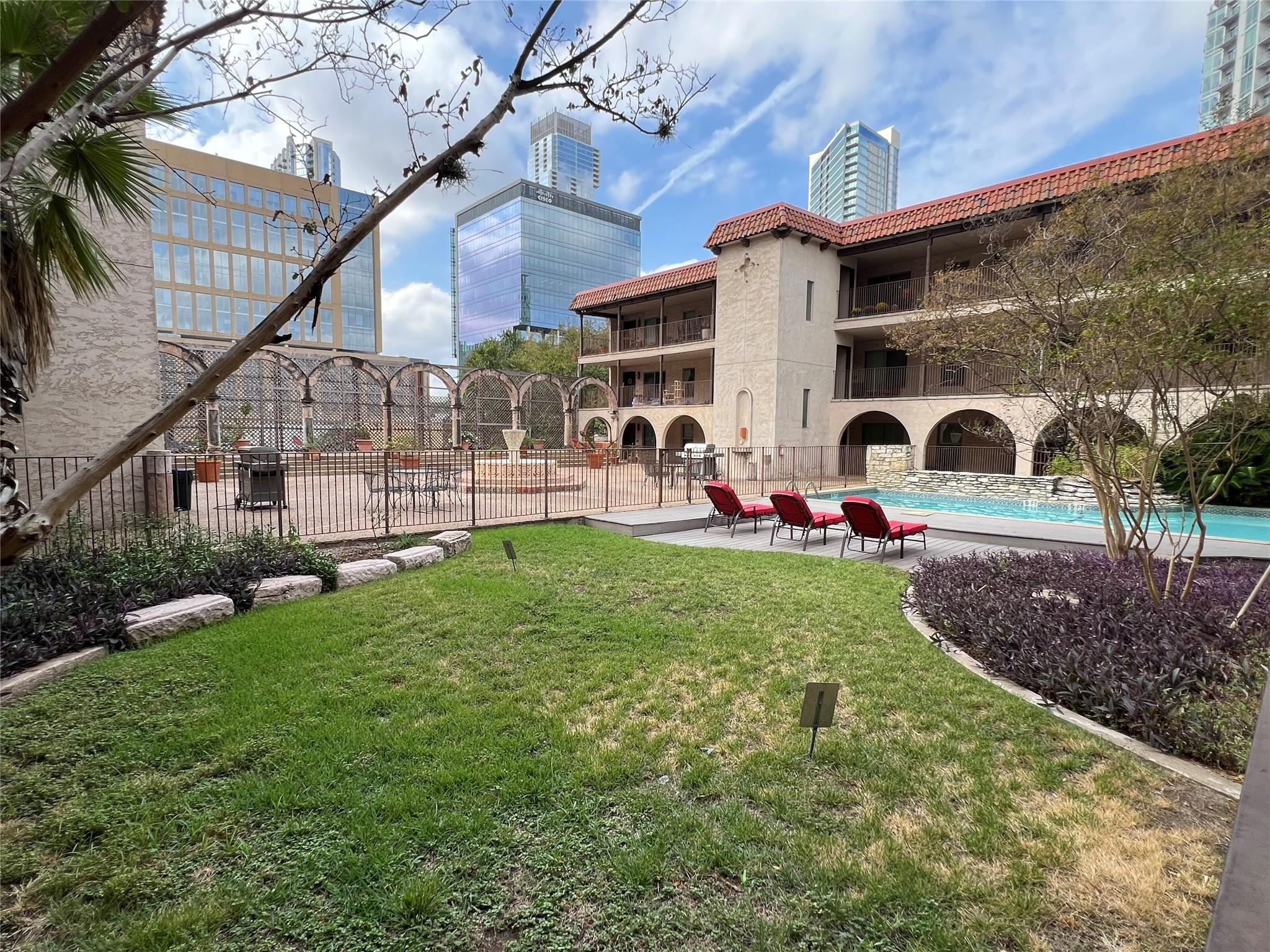 505 W 7th St # 114, Austin, TX 78701