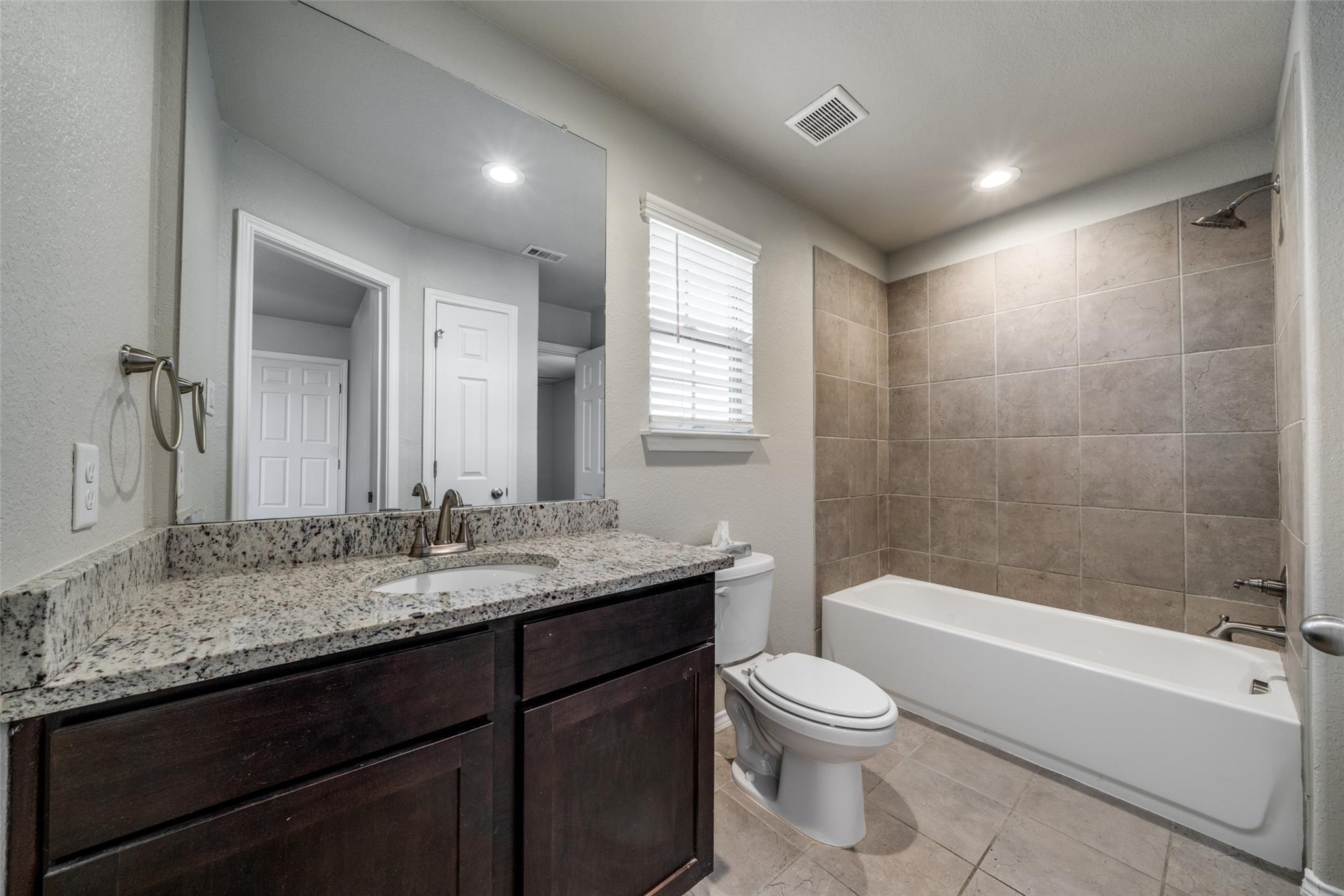 1502 Lucille St St, Seguin, TX 78155