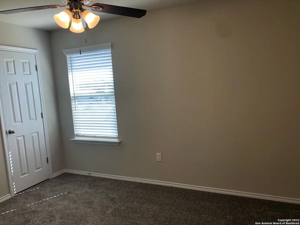 1500 Lucille St St, Seguin, TX 78155