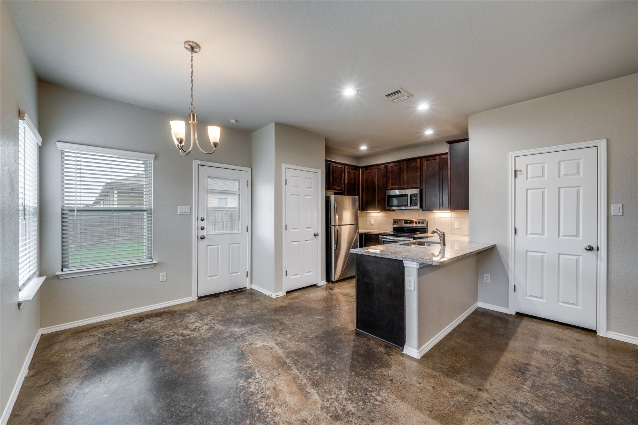 1502 Lucille St St, Seguin, TX 78155