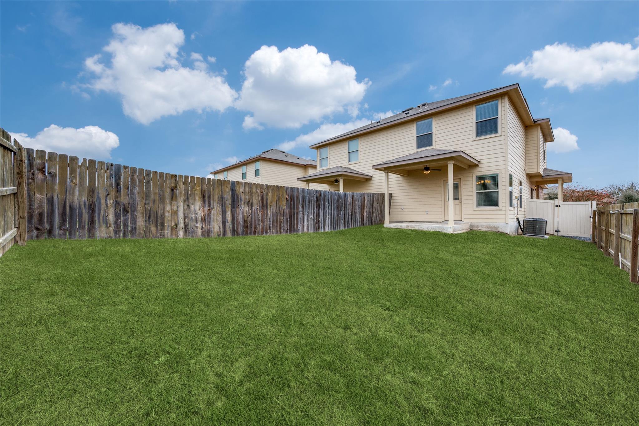 1502 Lucille St St, Seguin, TX 78155