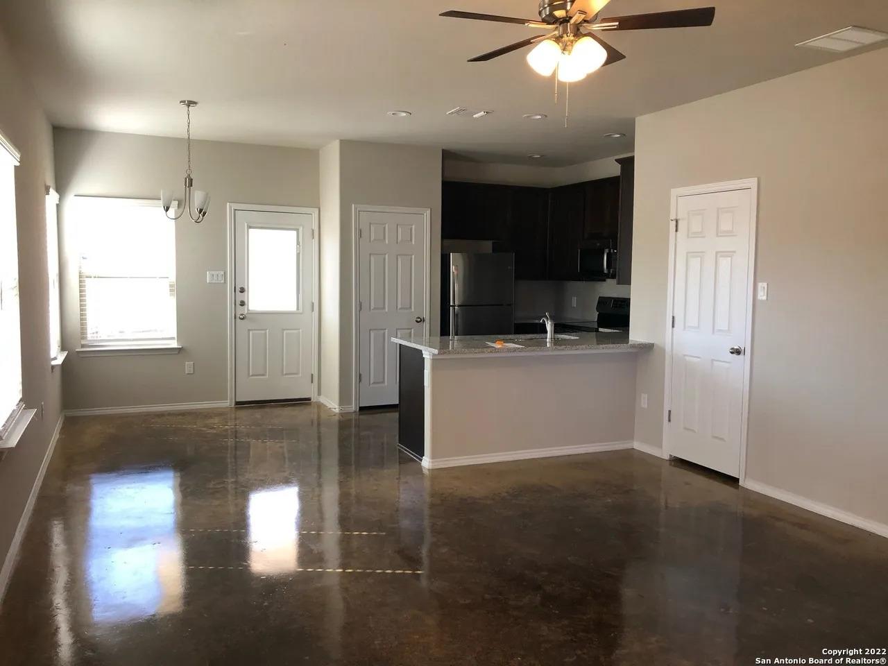 1500 Lucille St St, Seguin, TX 78155