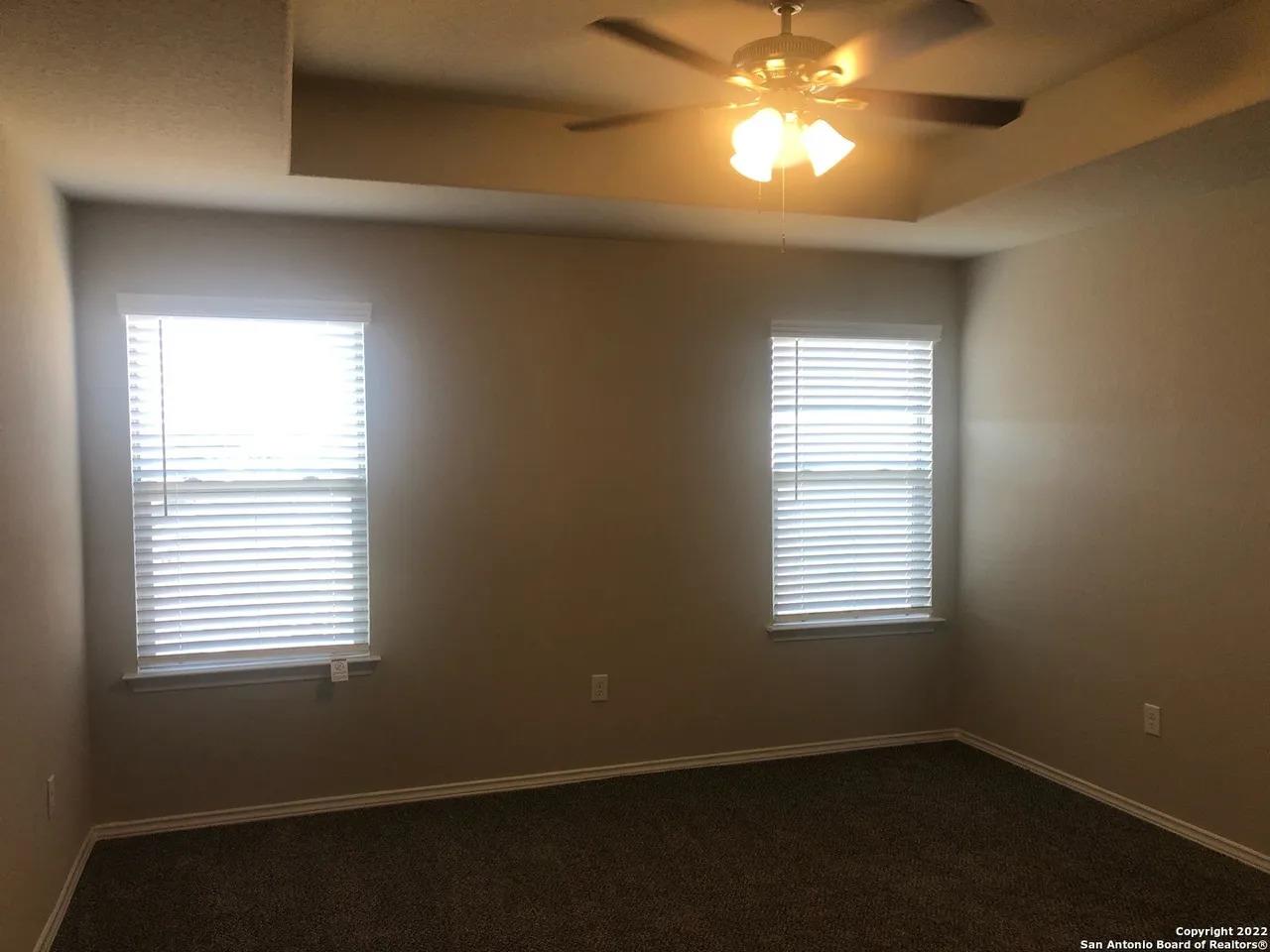 1500 Lucille St St, Seguin, TX 78155