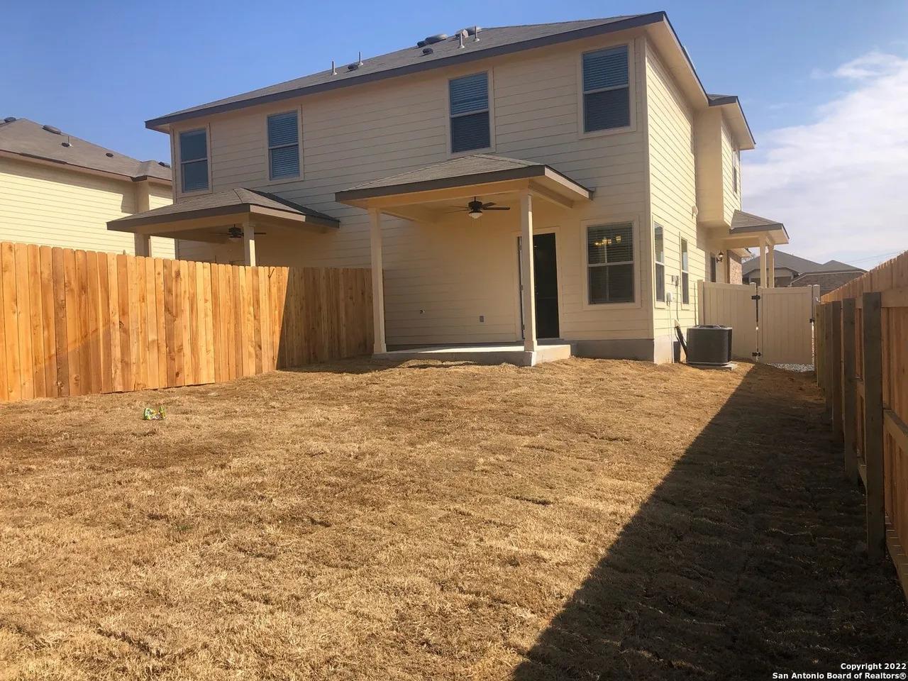 1500 Lucille St St, Seguin, TX 78155