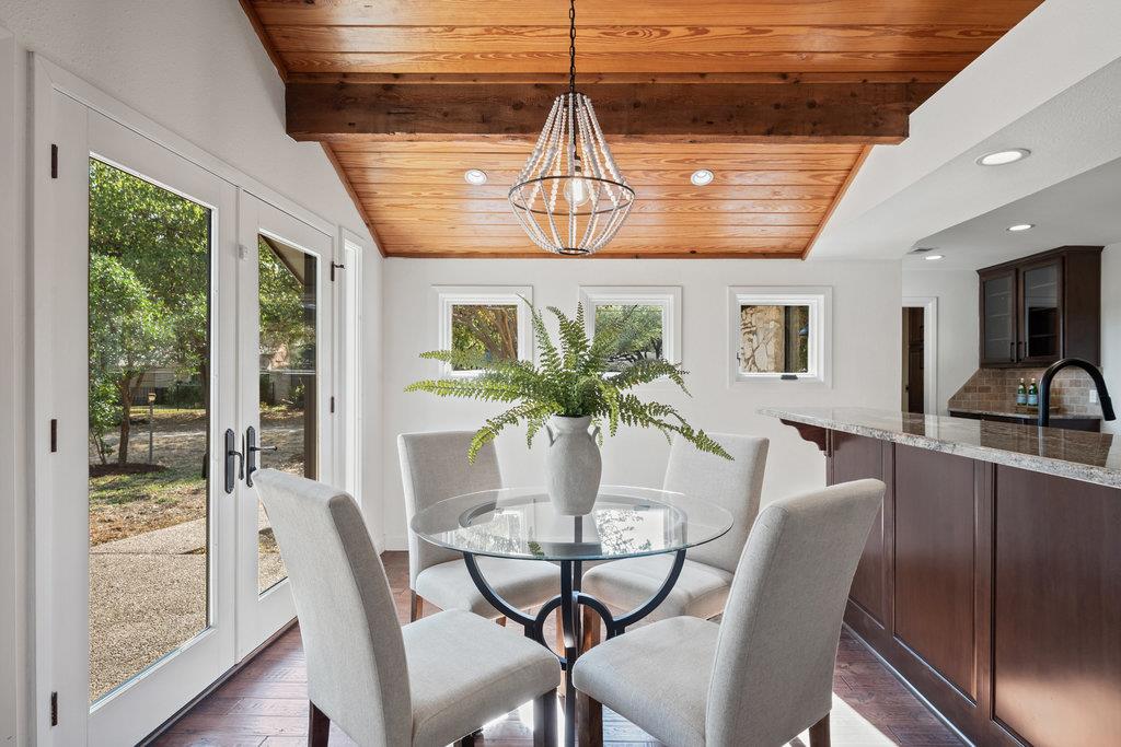 9112 Balcones Club Dr, Austin, TX 78750