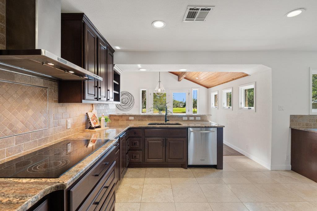 9112 Balcones Club Dr, Austin, TX 78750