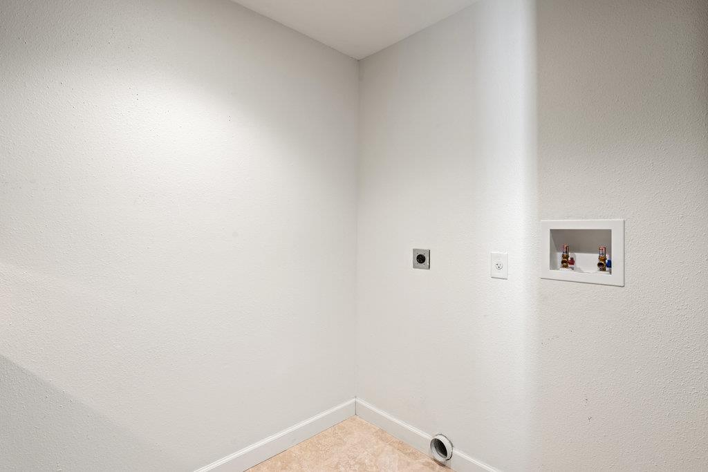 9112 Balcones Club Dr, Austin, TX 78750