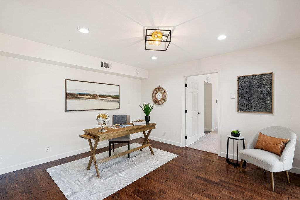 9112 Balcones Club Dr, Austin, TX 78750