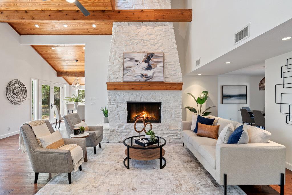 9112 Balcones Club Dr, Austin, TX 78750