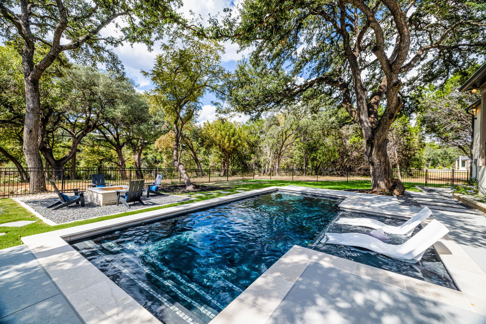 232 Riverfront Dr, New Braunfels, TX 78132