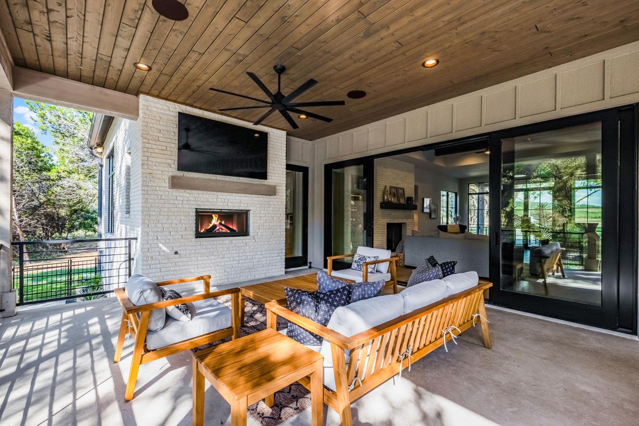 232 Riverfront Dr, New Braunfels, TX 78132