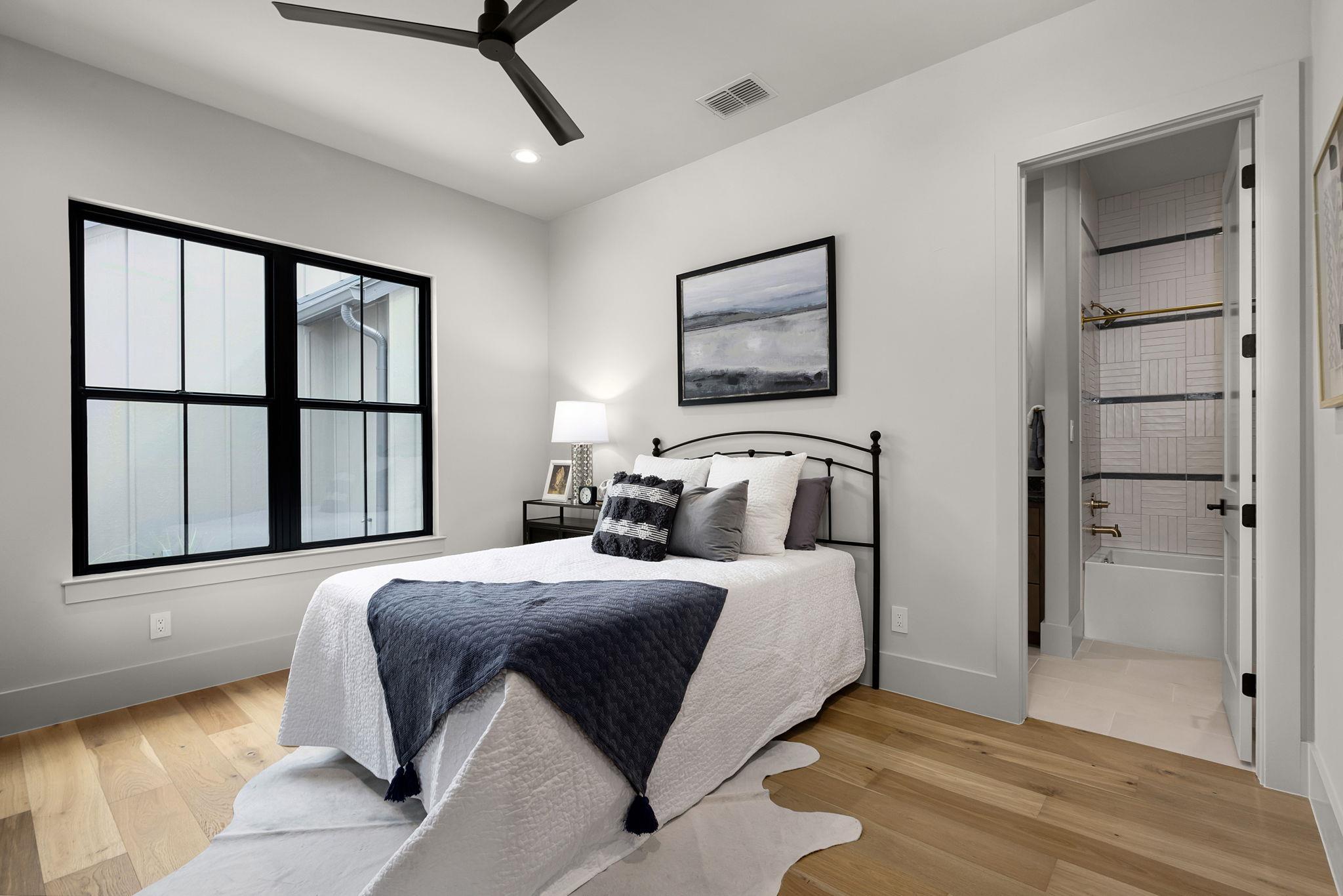 232 Riverfront Dr, New Braunfels, TX 78132