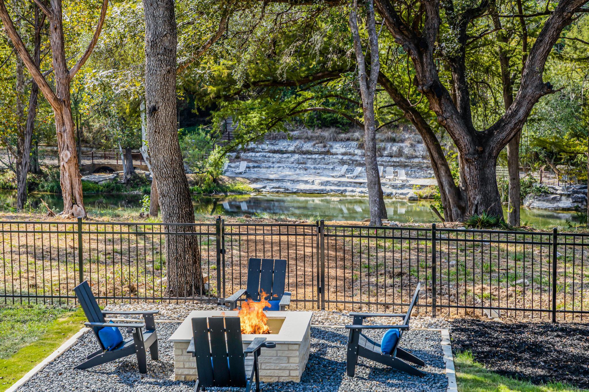 232 Riverfront Dr, New Braunfels, TX 78132