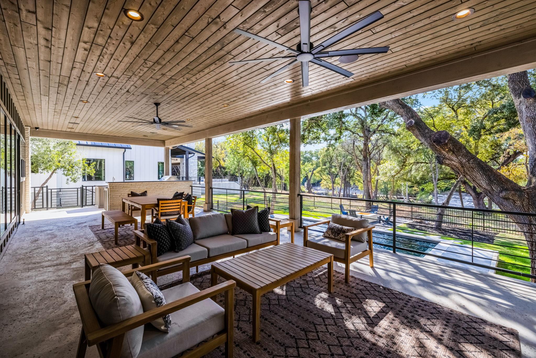 232 Riverfront Dr, New Braunfels, TX 78132