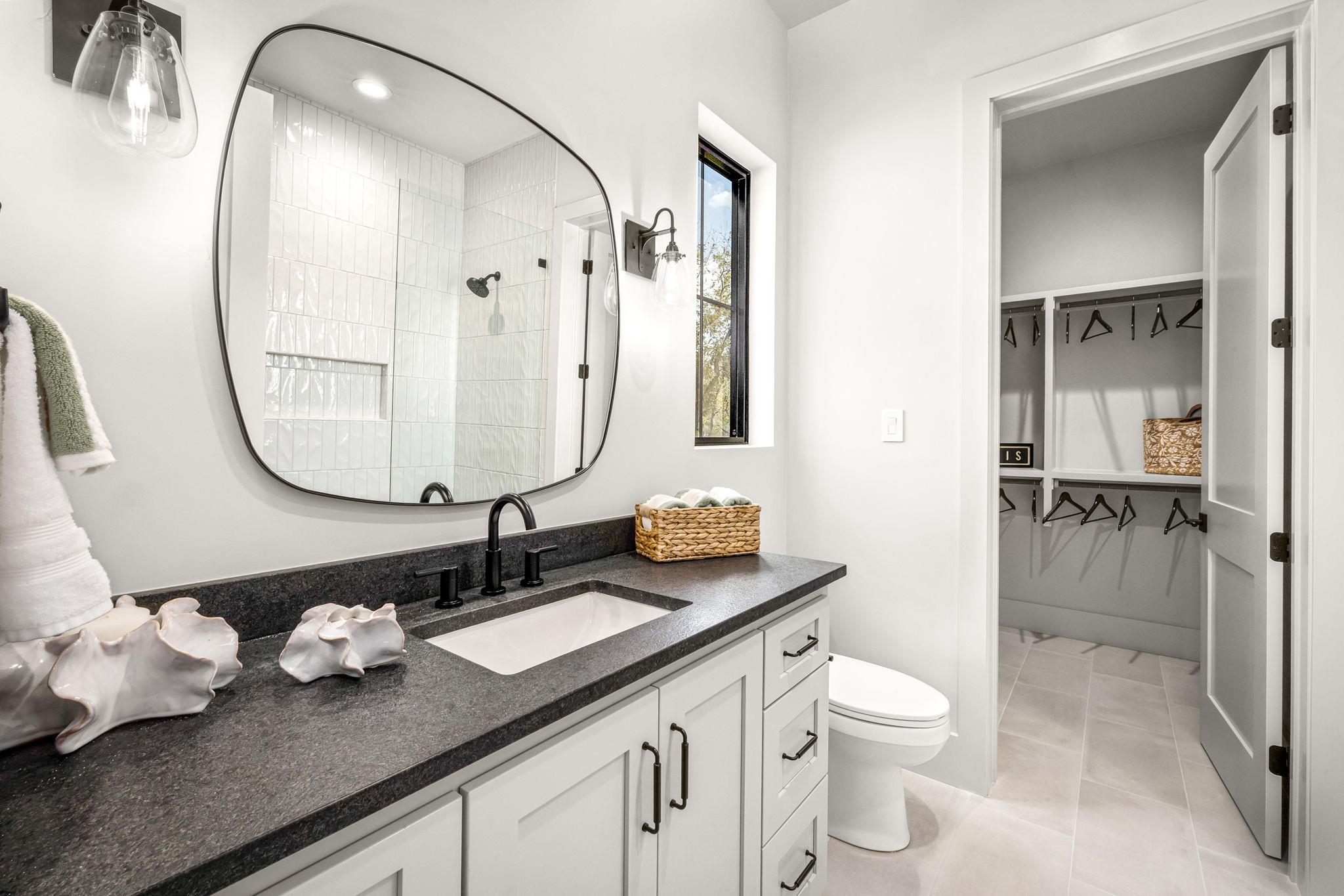 232 Riverfront Dr, New Braunfels, TX 78132