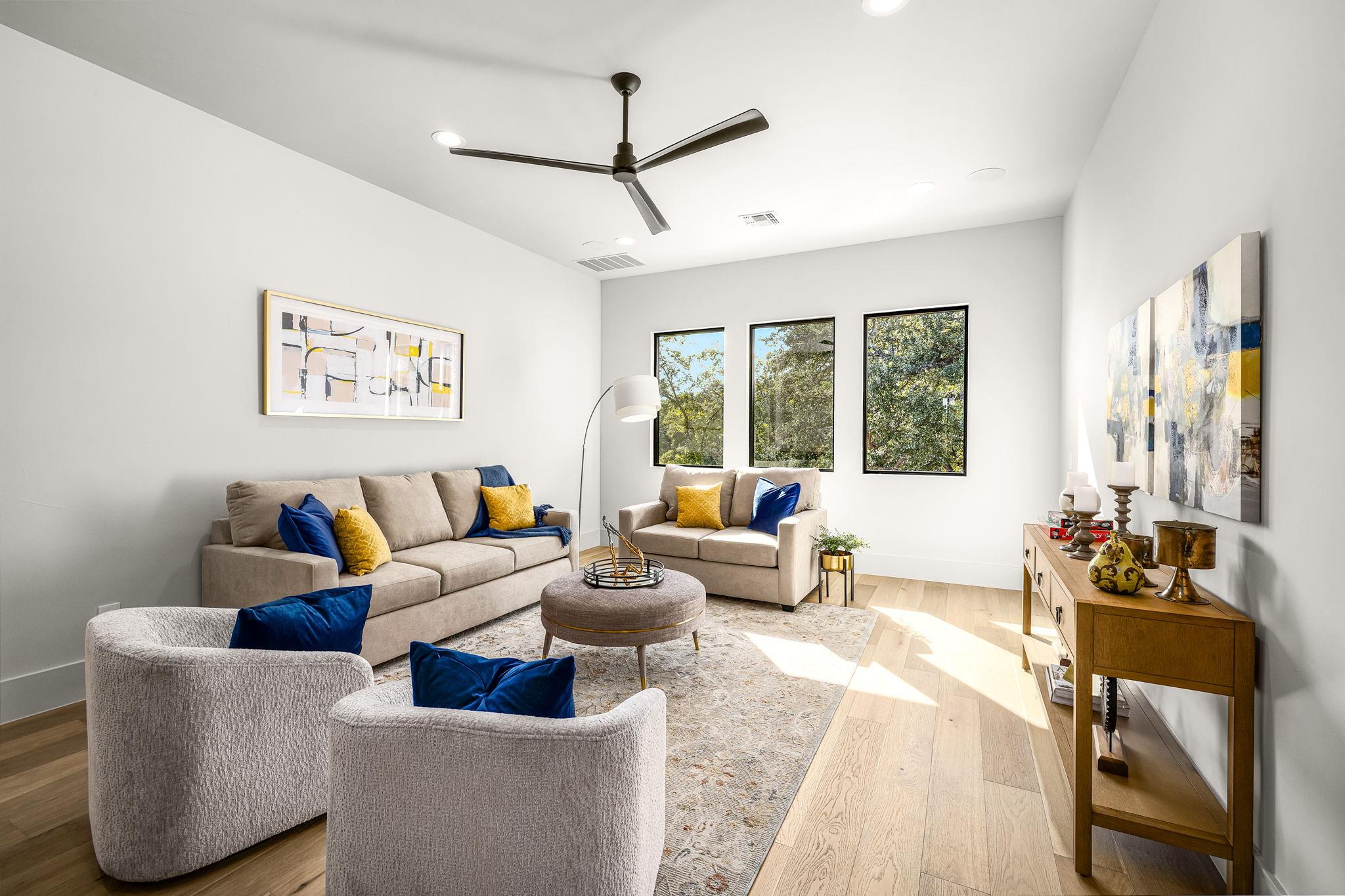 232 Riverfront Dr, New Braunfels, TX 78132