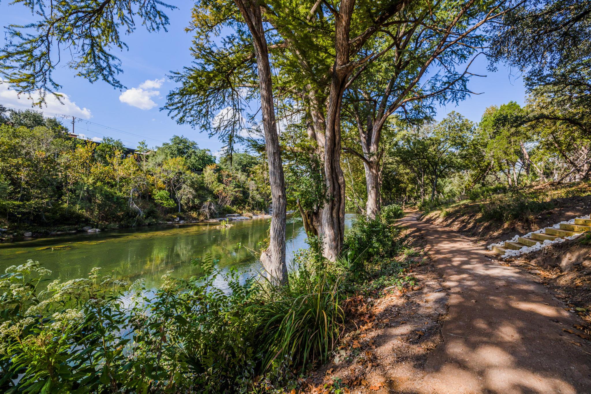 232 Riverfront Dr, New Braunfels, TX 78132