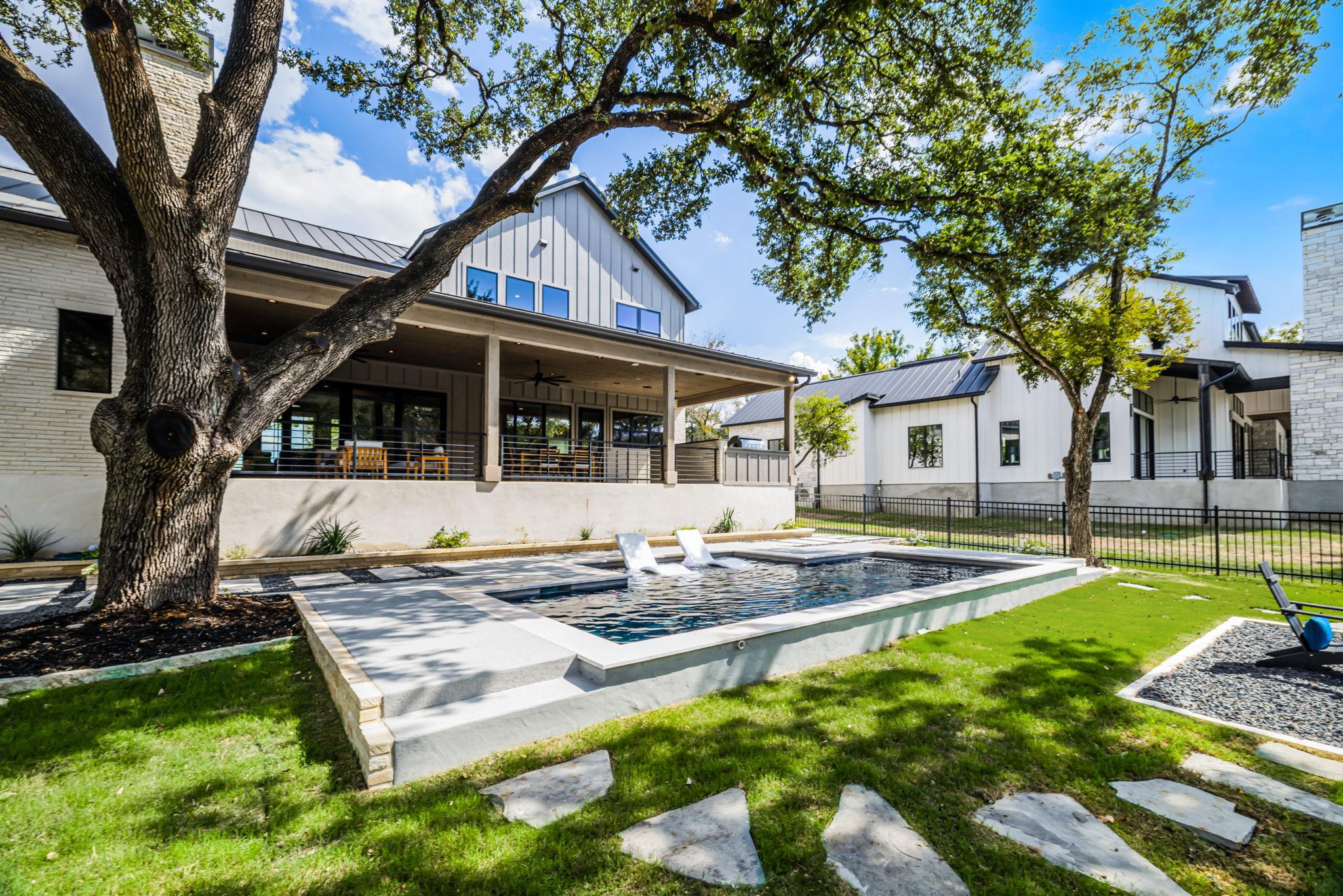 232 Riverfront Dr, New Braunfels, TX 78132