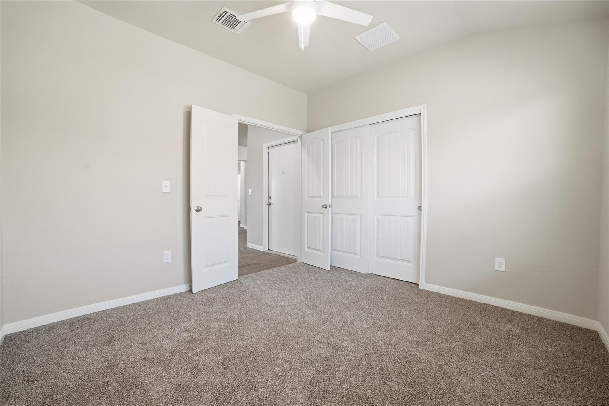 600 Marimoor Dr, Hutto, TX 78634