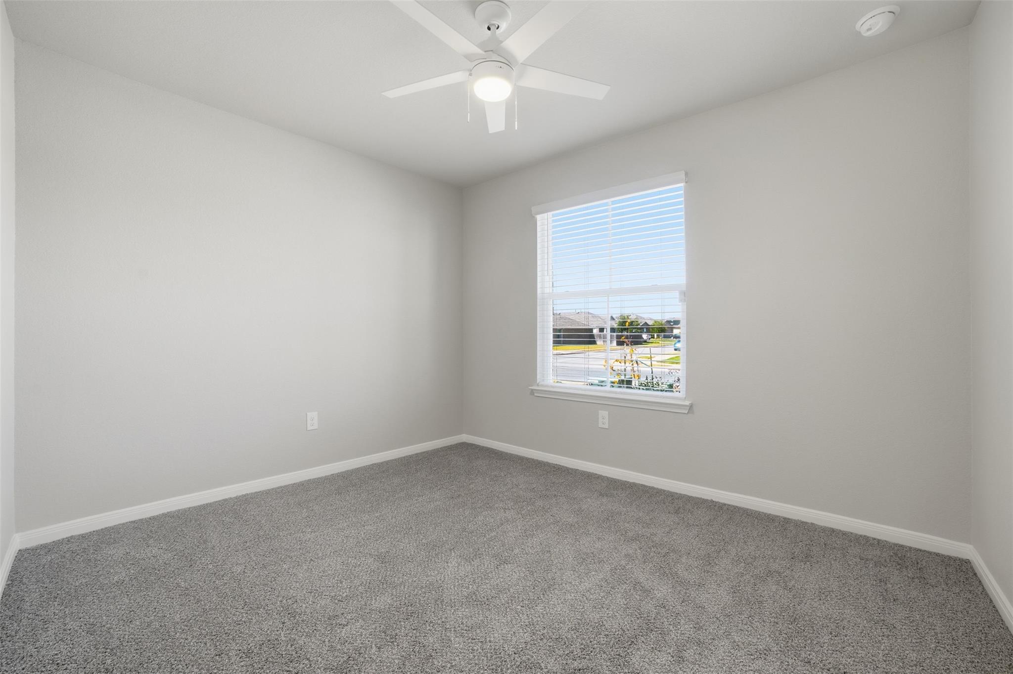 600 Marimoor Dr, Hutto, TX 78634