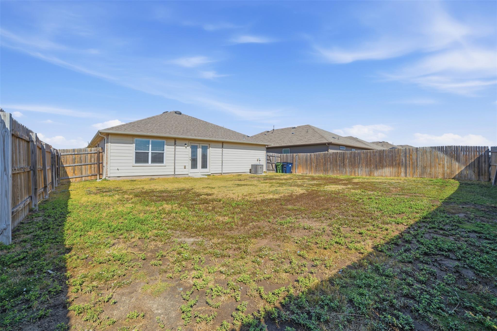 600 Marimoor Dr, Hutto, TX 78634