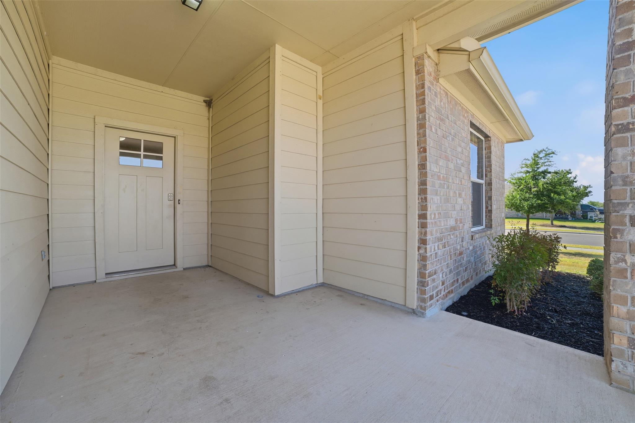 600 Marimoor Dr, Hutto, TX 78634