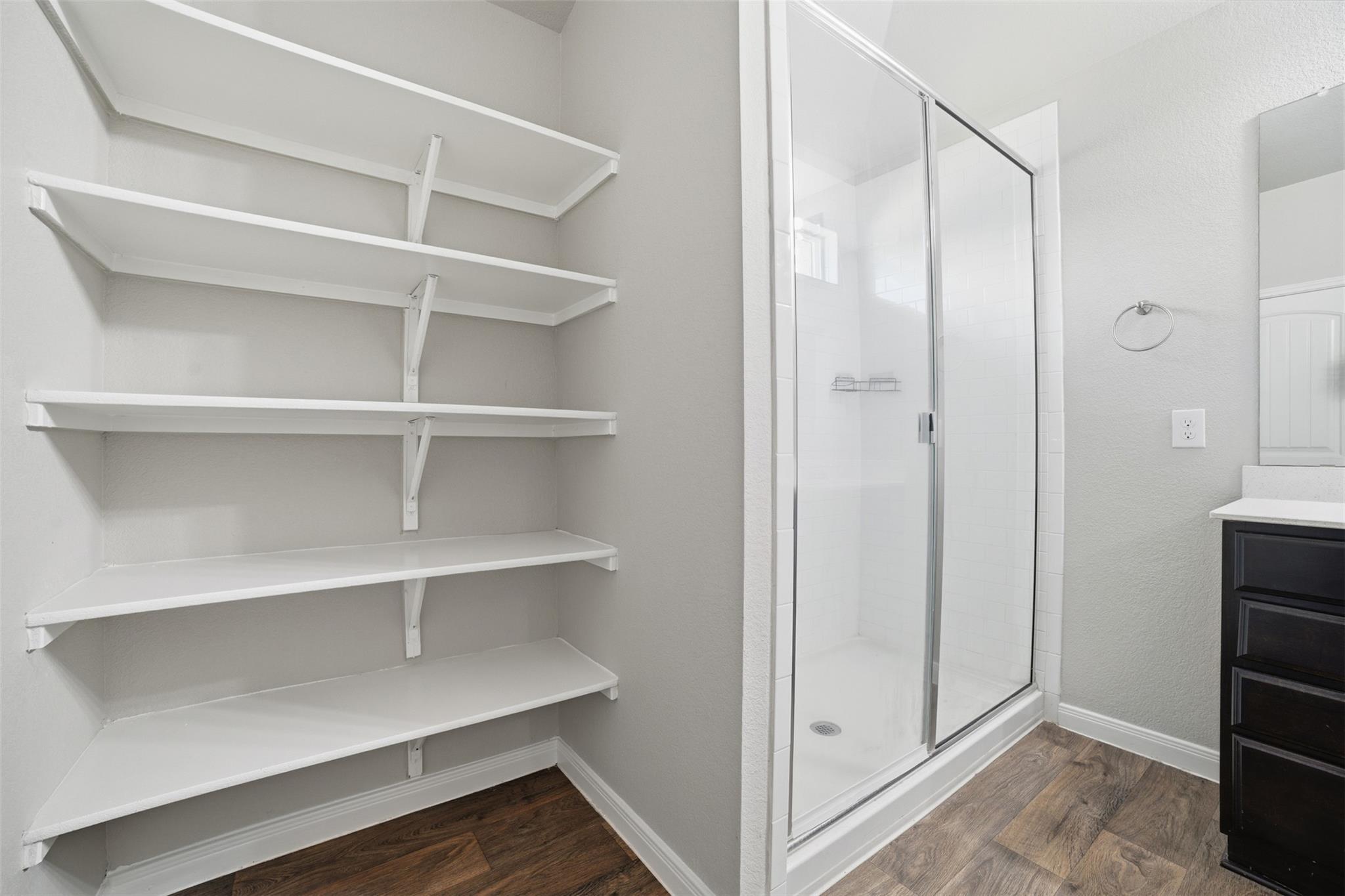 600 Marimoor Dr, Hutto, TX 78634