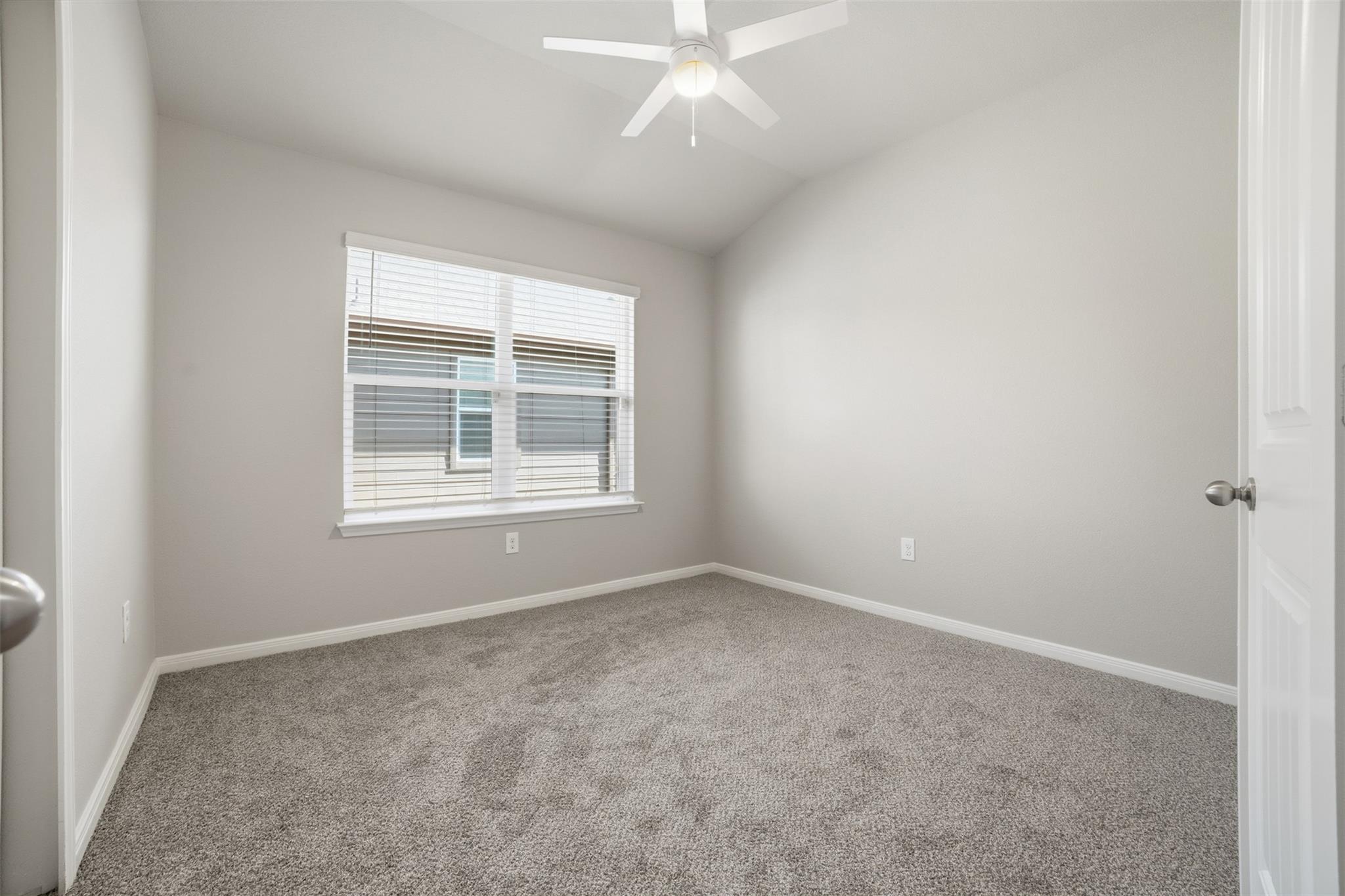 600 Marimoor Dr, Hutto, TX 78634