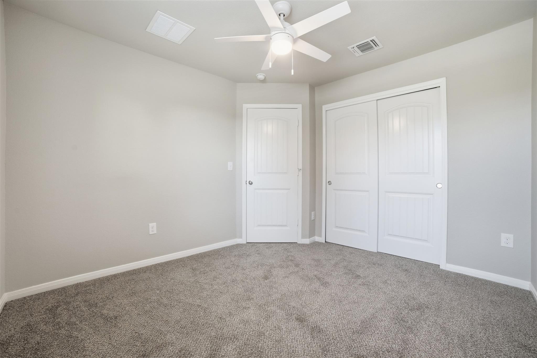 600 Marimoor Dr, Hutto, TX 78634