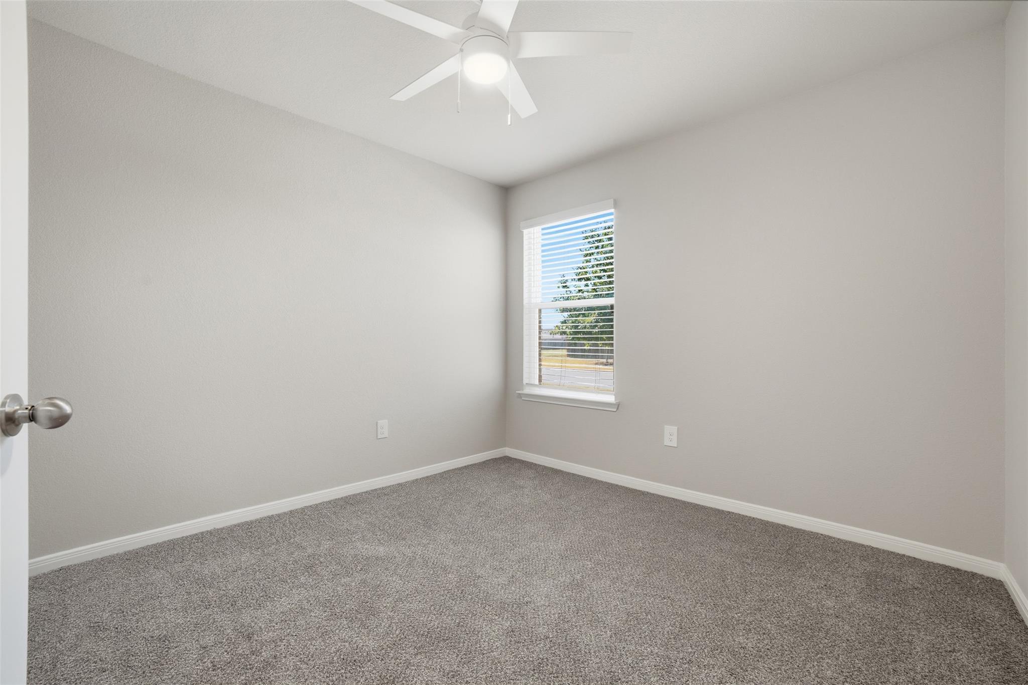 600 Marimoor Dr, Hutto, TX 78634