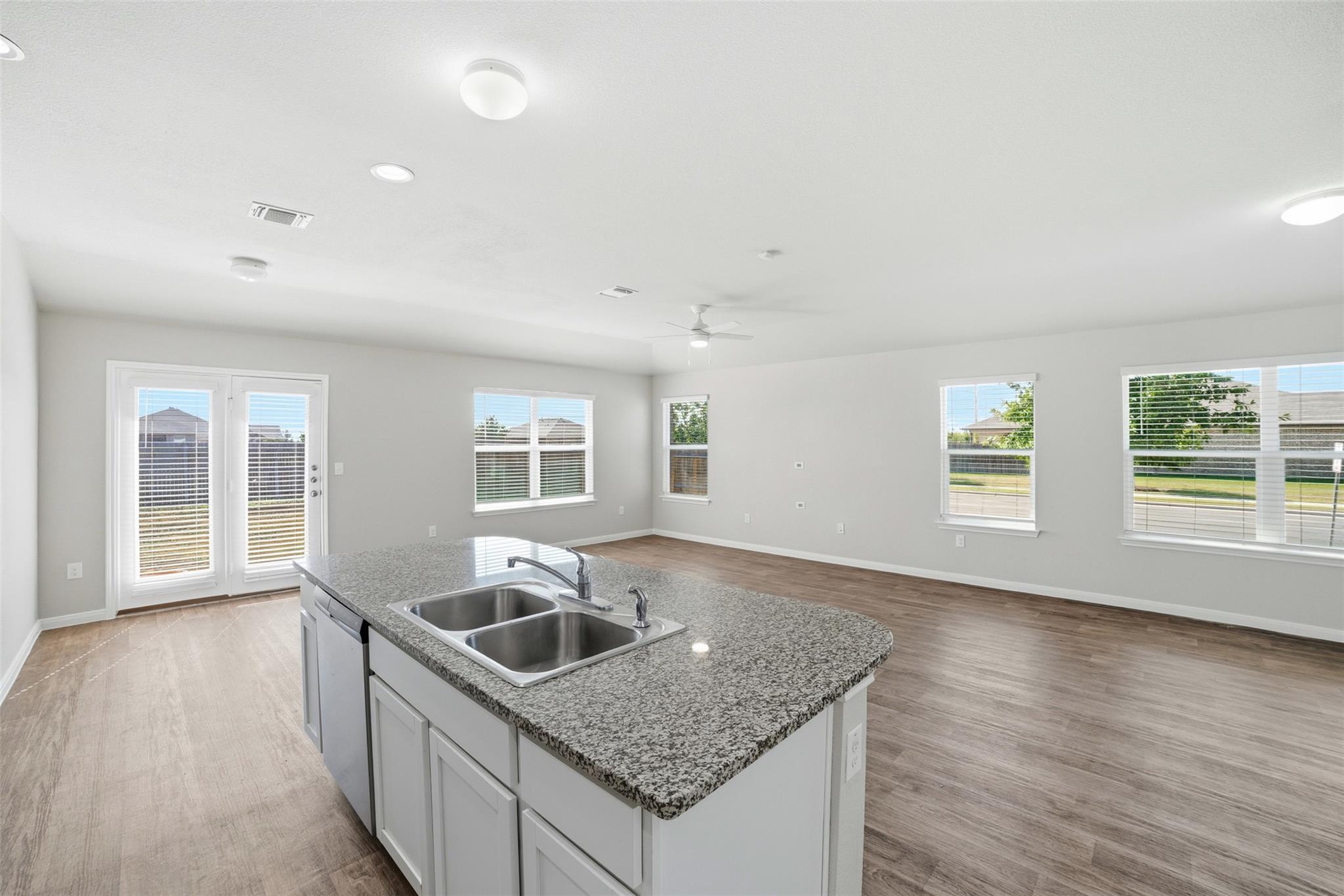 600 Marimoor Dr, Hutto, TX 78634