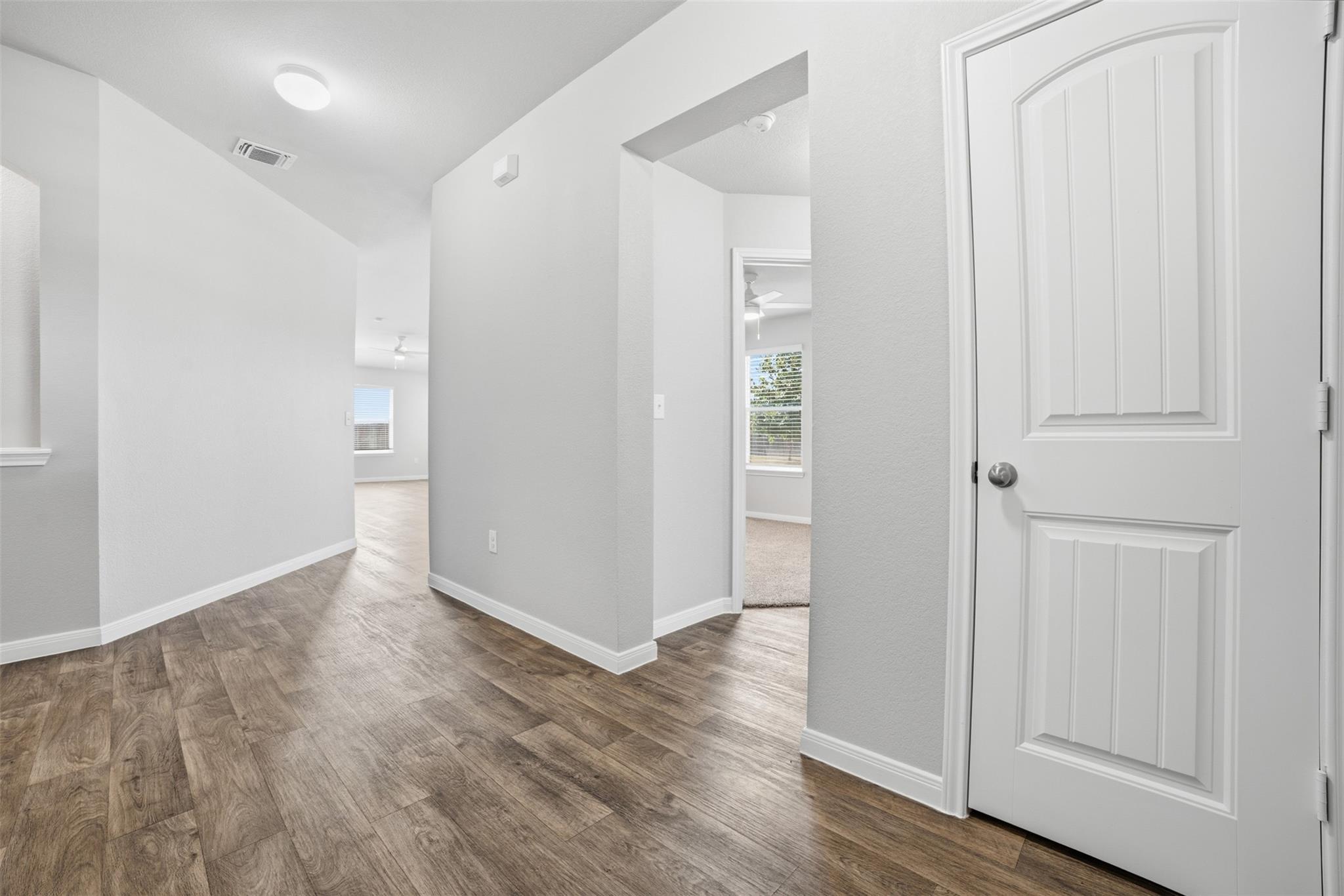 600 Marimoor Dr, Hutto, TX 78634