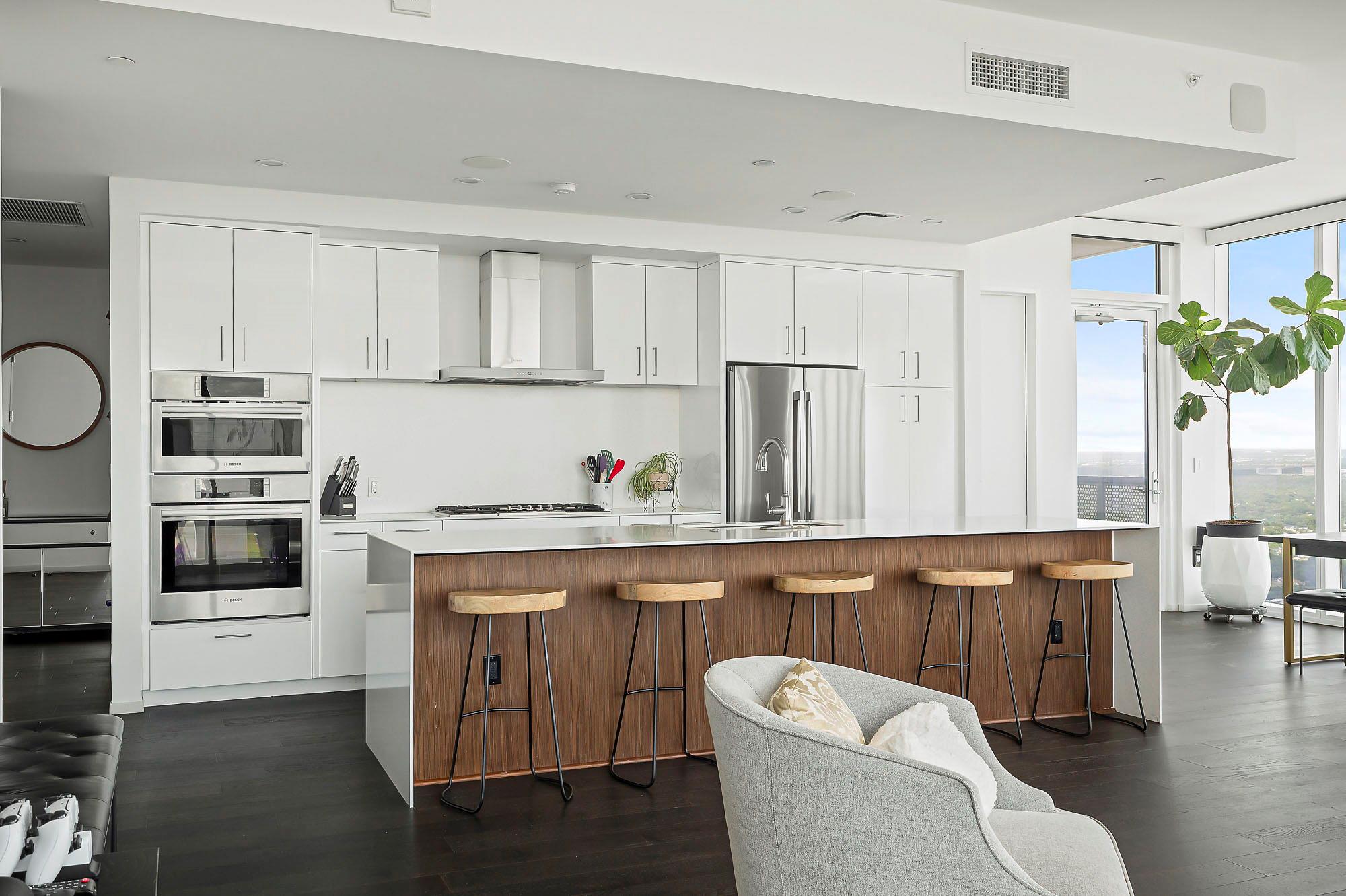 301 West Ave # 4401, Austin, TX 78701