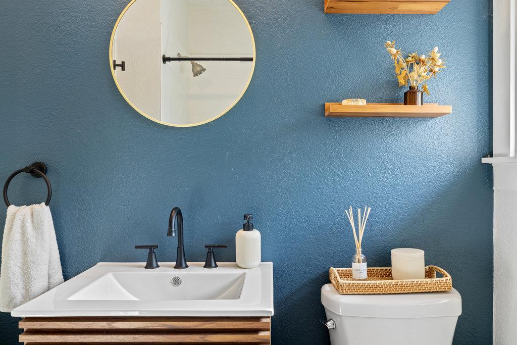 7511 Old Bee Caves Rd # 2, Austin, TX 78735