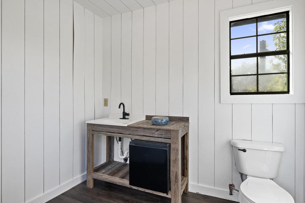 7511 Old Bee Caves Rd # 2, Austin, TX 78735