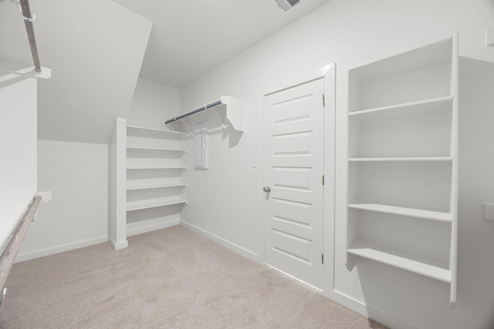 106 Divisadero Dr, Hutto, TX 78634