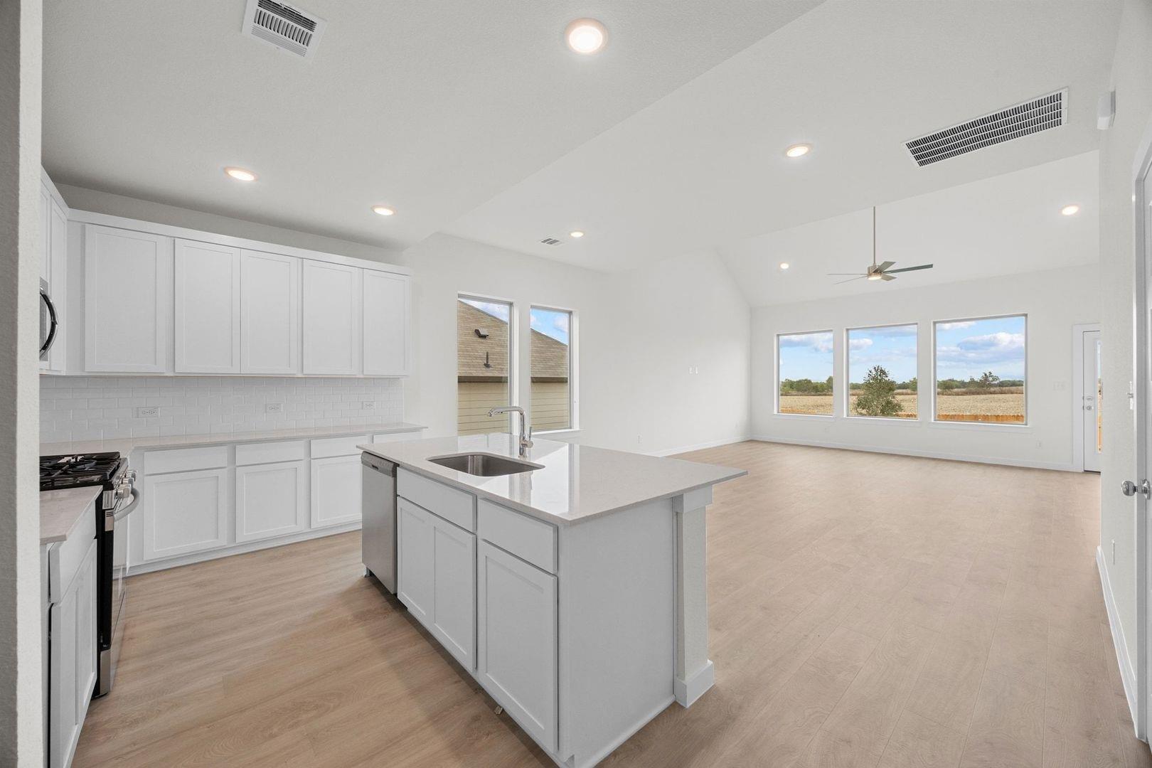 106 Divisadero Dr, Hutto, TX 78634