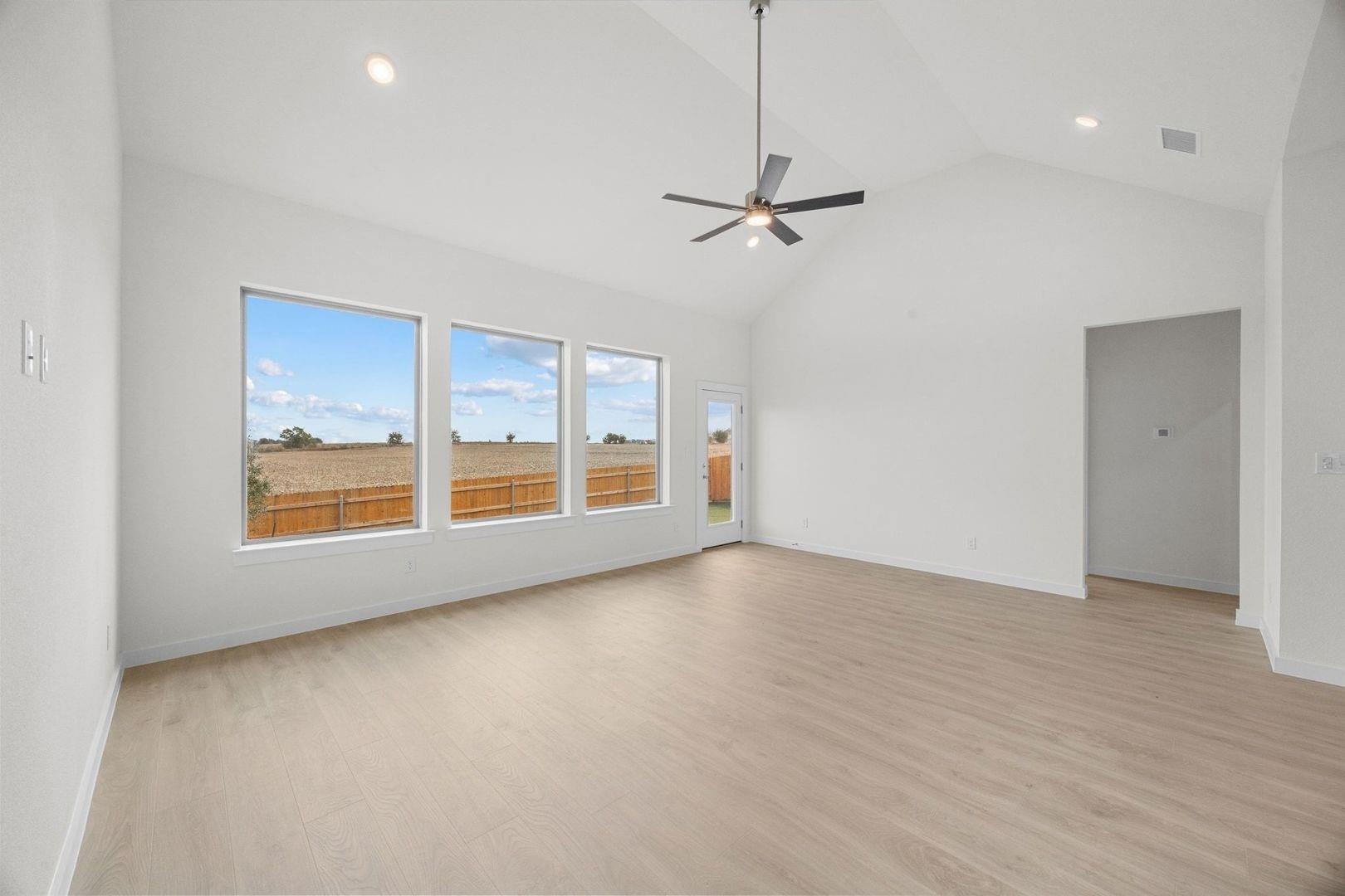 106 Divisadero Dr, Hutto, TX 78634