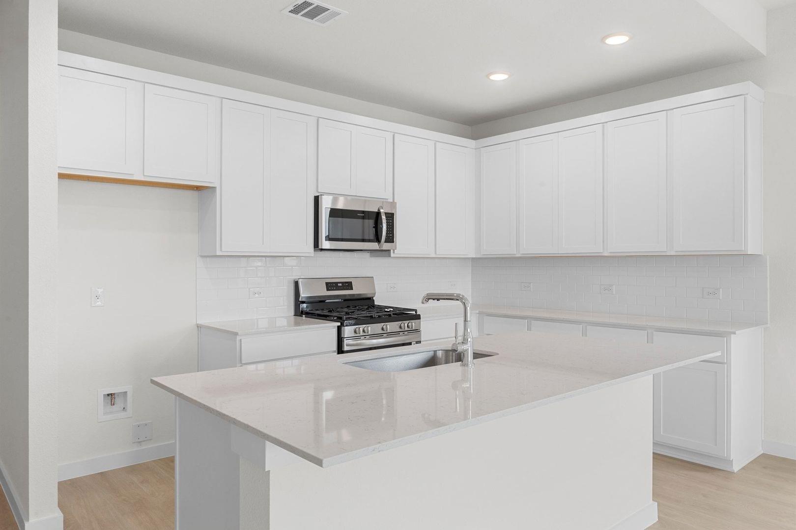 106 Divisadero Dr, Hutto, TX 78634