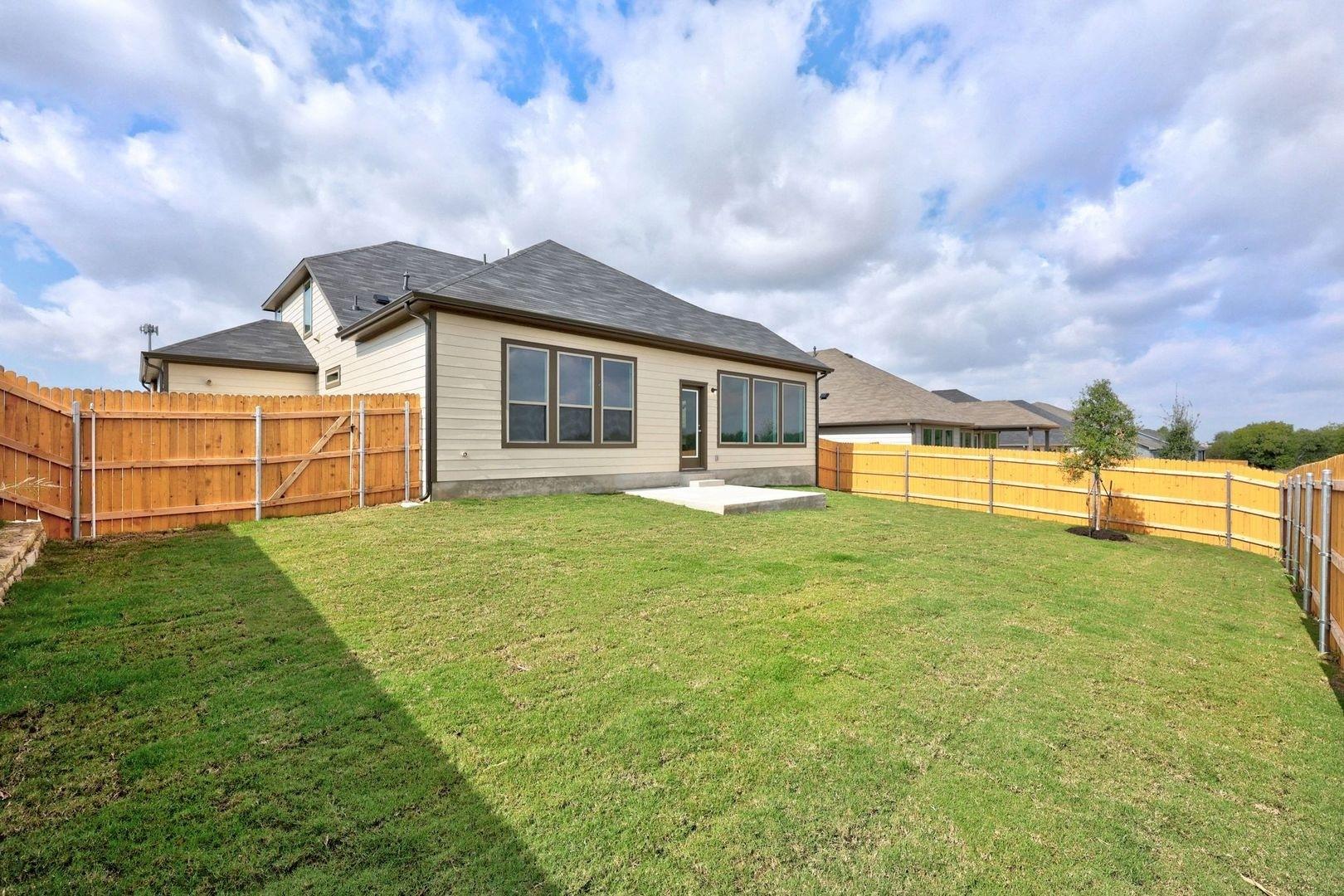 106 Divisadero Dr, Hutto, TX 78634