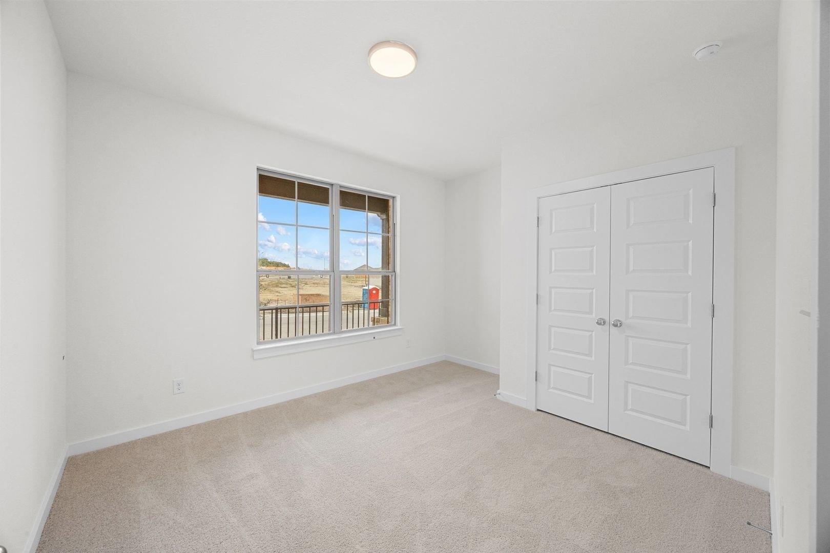 106 Divisadero Dr, Hutto, TX 78634