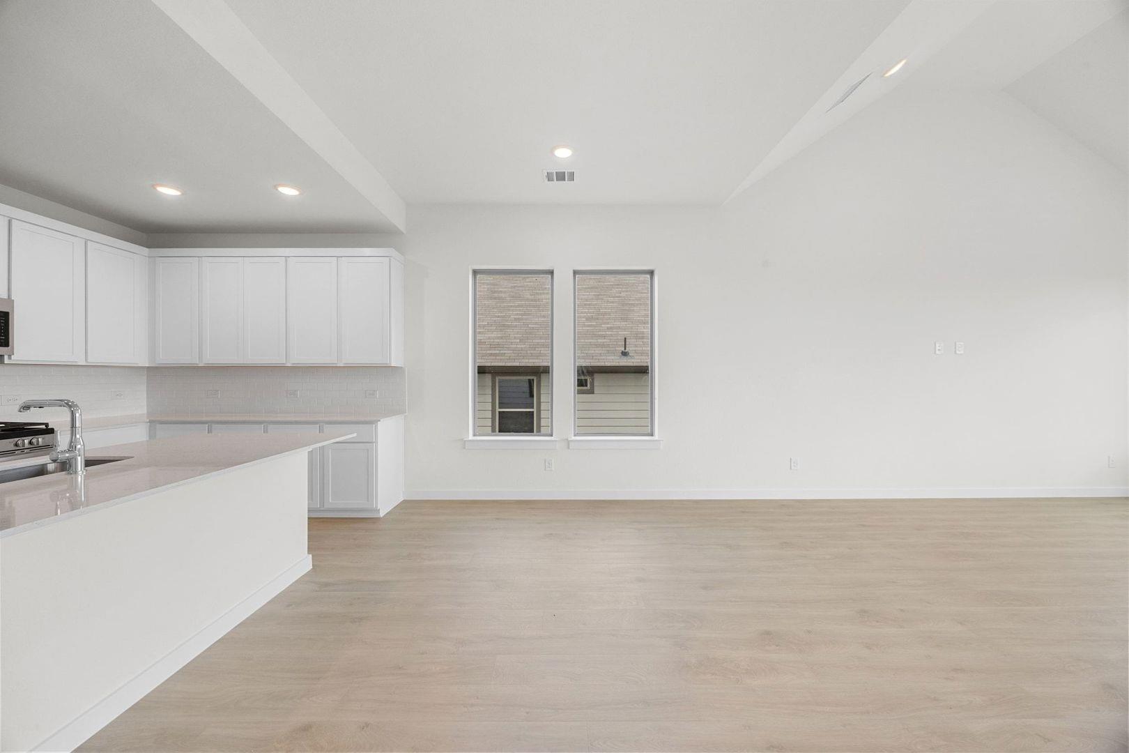 106 Divisadero Dr, Hutto, TX 78634