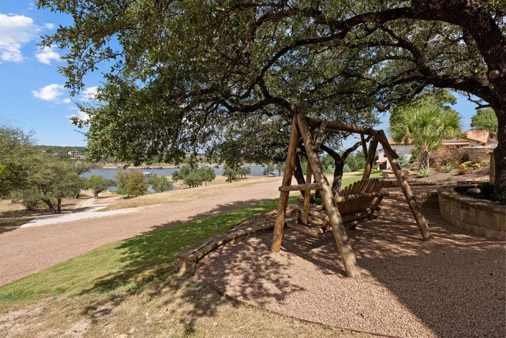 19833 Lakehurst Loop, Spicewood, TX 78669