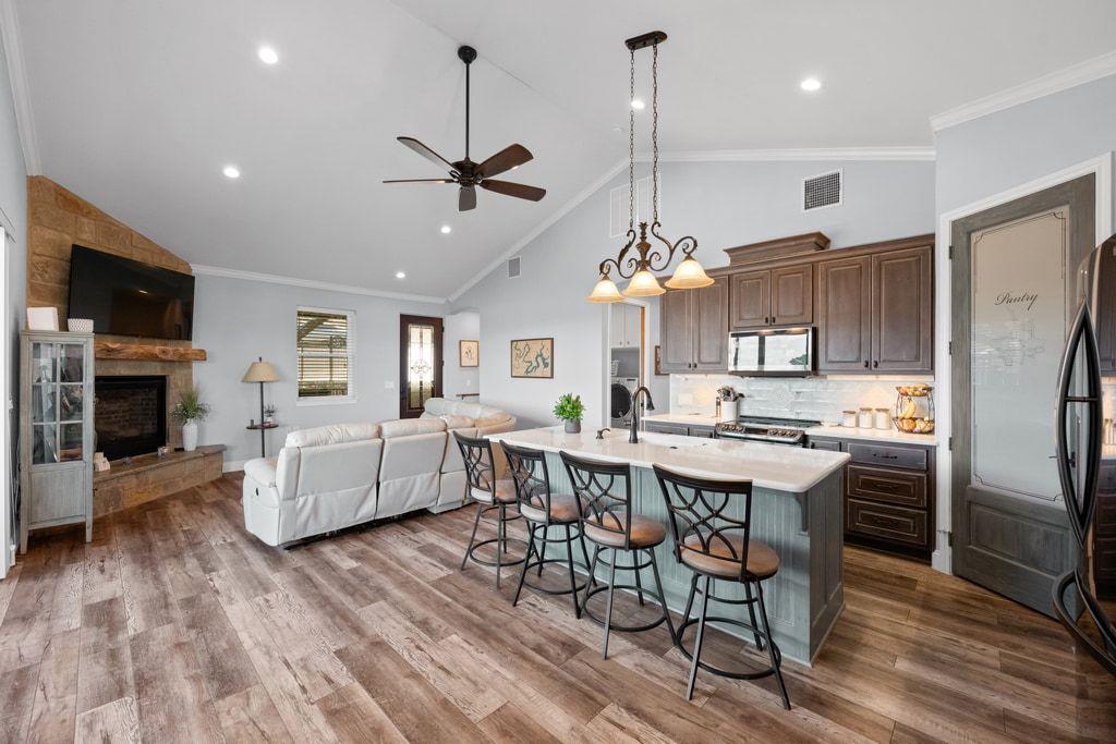 19833 Lakehurst Loop, Spicewood, TX 78669